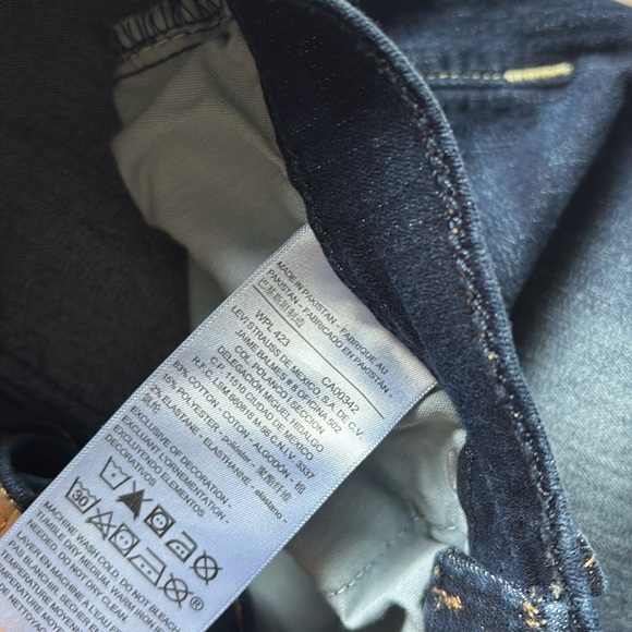 Levi’s Stratus Curves Straight Jeans – Size 26 | Dark Wash Denim | Mid Rise | - Picture 6 of 7